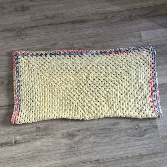 New Handmade Crochet Pastel Yellow Granny Square Blanket - Picture 10 of 14